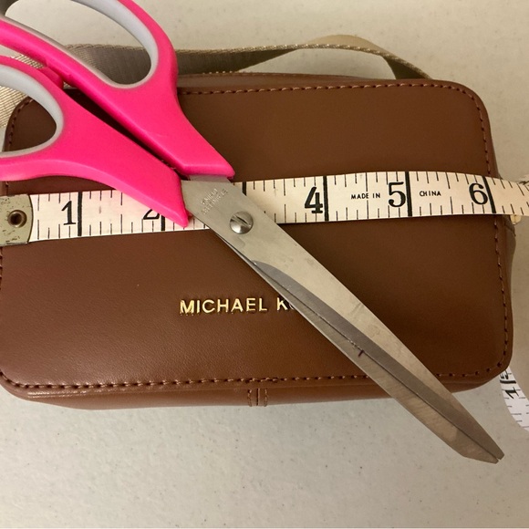 Michael Kors Brown Leather Belt Bag/Crossbody bag - Picture 5 of 6